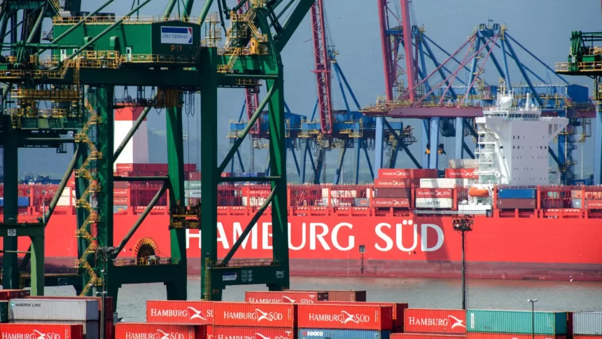 exportacoes-do-japao-caem-pela-primeira-vez-em-oito-meses-por-impacto-das-tarifas