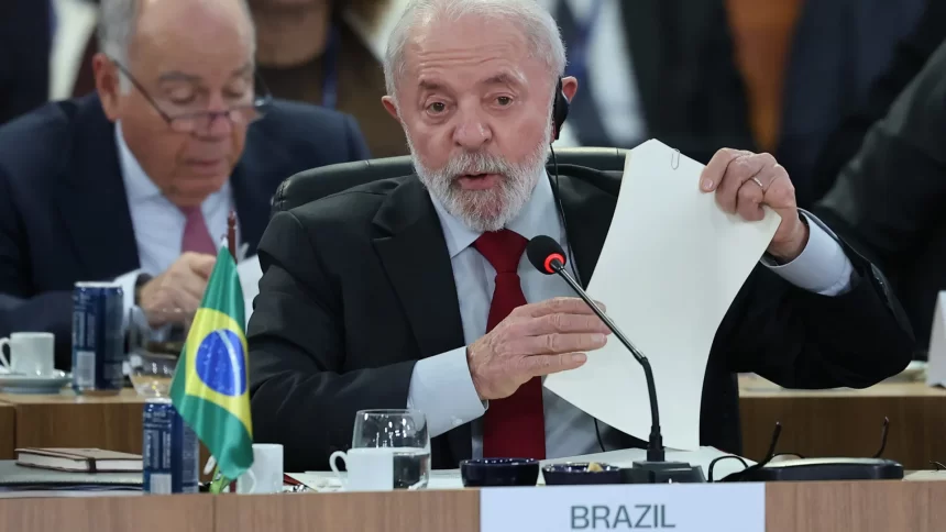 trump-esta-incomodado-porque-o-pix-vai-acabar-com-o-cartao-de-credito,-diz-lula