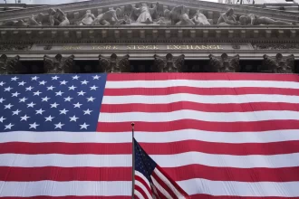 wall-street-abre-em-alta-enquanto-china-critica-interferencia-dos-eua