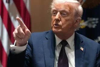 trump-volta-a-atacar-powell-e-cobra-corte-de-1-ponto-porcentual-nos-juros-nos-eua-pelo-fed