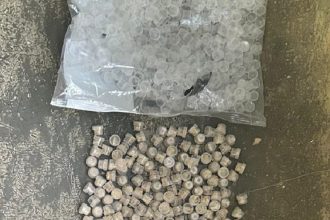 caema-prende-homem-por-trafico-de-drogas-no-bairro-teixeirinha 