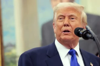 trump-sobe-tarifas-sobre-aco-de-25%-para-50%;-brasil-sera-afetado