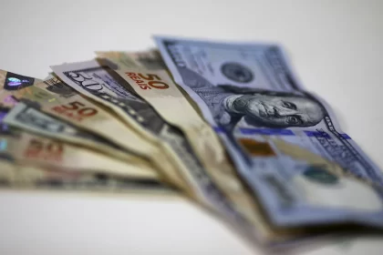 dolar-passa-a-cair-e-bolsa-a-subir-apos-falas-de-lula-sobre-o-iof