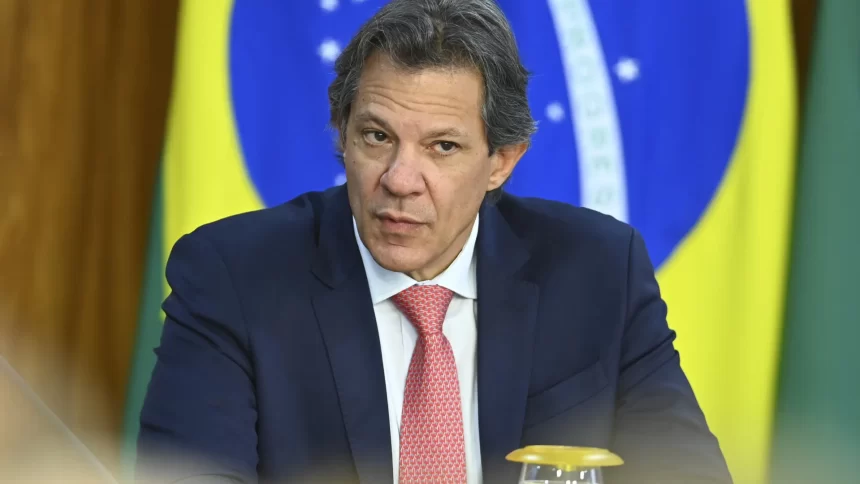 haddad-se-emociona-em-evento-com-lula-e-fala-em-‘dia-de-apagar-sofrimento’