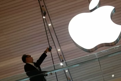 trump-ameaca-impor-a-apple-tarifa-de-25%-para-iphones-fabricados-fora-dos-eua