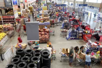 guerra-comercial-vai-aliviar-inflacao-no-brasil,-avalia-economistas-consultados-pelo-bc