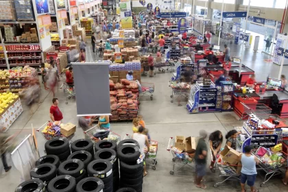 guerra-comercial-vai-aliviar-inflacao-no-brasil,-avalia-economistas-consultados-pelo-bc