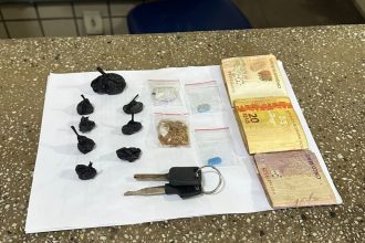 policia-militar-prende-homem-com-drogas-sinteticas-no-centro-de-teixeira 