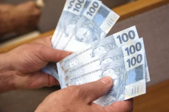 rendimento-medio-dos-brasileiros-chega-a-r$-3.057,-recorde-desde-2012