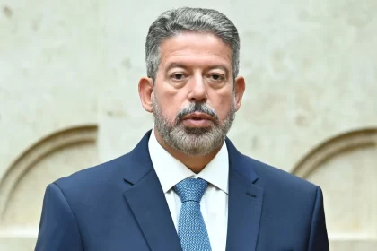 lira-preve-votar-reforma-do-ir-antes-do-recesso-parlamentar-de-julho