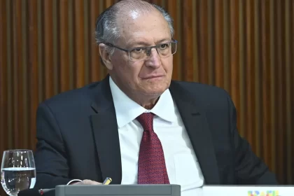 tarifas-dos-eua-beneficiam-agro-do-brasil-e-demandam-atencao-da-industria,-diz-alckmin