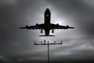 trafego-aereo-de-passageiros-na-europa-sobe-e-supera-niveis-pre-pandemia