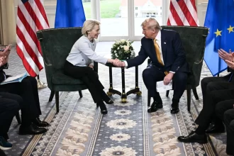 eua-e-uniao-europeia-fecham-acordo-com-tarifa-fixa-de-15%