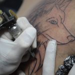 cfm-proibe-anestesia-para-a-realizacao-de-tatuagens