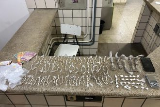 mulher-tenta-fuga,-mas-acaba-presa-por-trafico-de-drogas-em-itamaraju