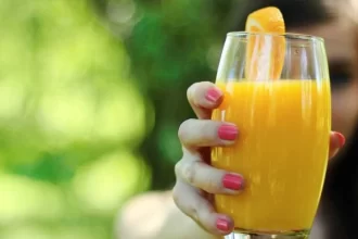 tarifaco:-trump-abre-excecoes-para-avioes,-suco-e-outros-produtos