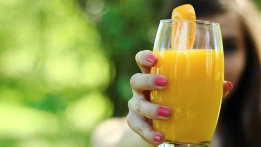 tarifaco:-trump-abre-excecoes-para-avioes,-suco-e-outros-produtos