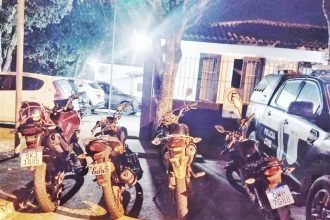 pm-prende-dupla-apos-serie-de-roubos-e-recupera-motocicletas-e-celulares