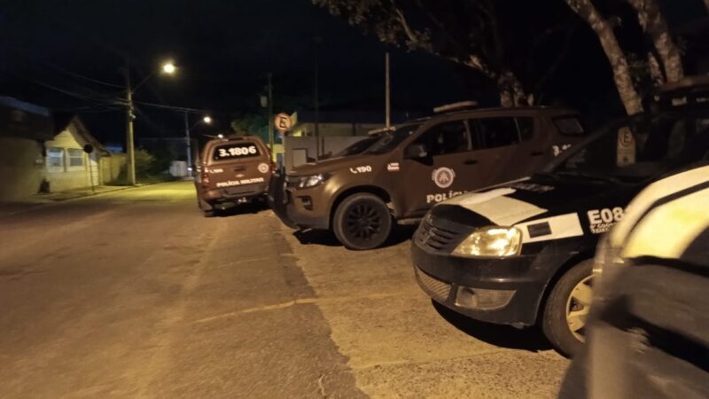 mulher-e-presa-por-fornecer-bebida-alcoolica-a-menores-de-idade-em-bar