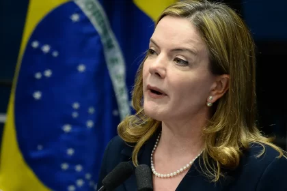 sri/-gleisi-hoffmann:-temos-de-taxar-bancos,-bilionarios-e-as-bets