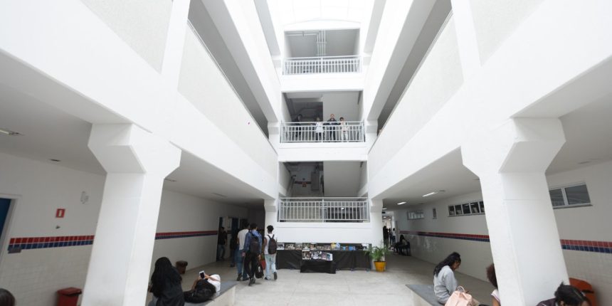 escola-em-tempo-integral-deve-ter-jornada-minima-de-35-horas-semanais