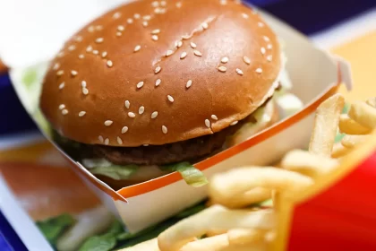 mcdonald’s-agrada-em-lucro-e-receita-no-2o-trimestre-de-2025