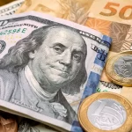 dolar-abre-em-queda-nesta-quinta-apos-inicio-de-novas-tarifas-dos-eua
