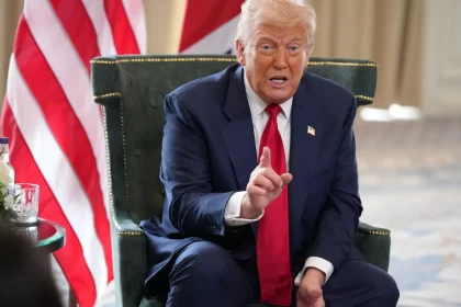 trump-diz-que-pode-impor-tarifas-a-china-e-outros-paises-que-compram-petroleo-da-russia