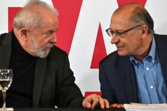 alckmin-defende-dialogo-e-apresenta-argumentos-contra-tarifas-a-encarregado-dos-eua