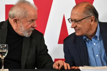 alckmin-defende-dialogo-e-apresenta-argumentos-contra-tarifas-a-encarregado-dos-eua