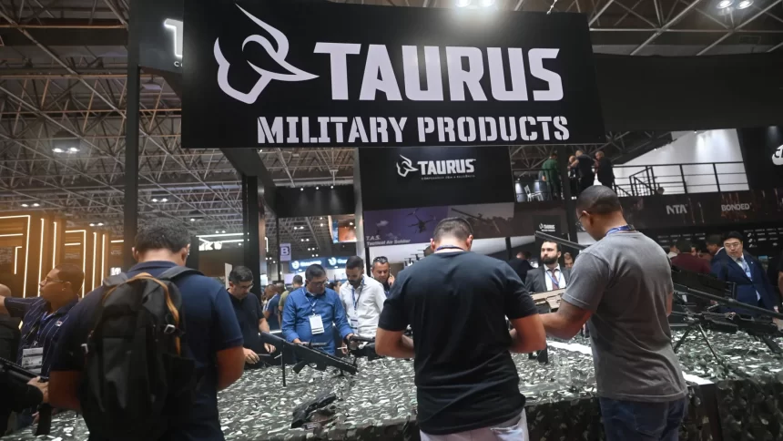 taurus-vai-transferir-principal-linha-de-montagem-de-armas-para-os-eua-apos-tarifas