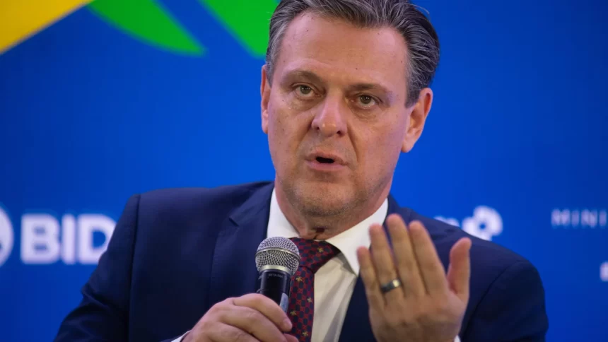 brasil-busca-dialogo,-mas-nao-negociara-soberania,-afirma-favaro