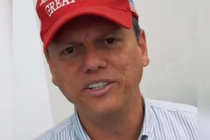 brasil-deveria-dar-alguma-vitoria-a-trump-para-destravar-tarifaco,-diz-tarcisio