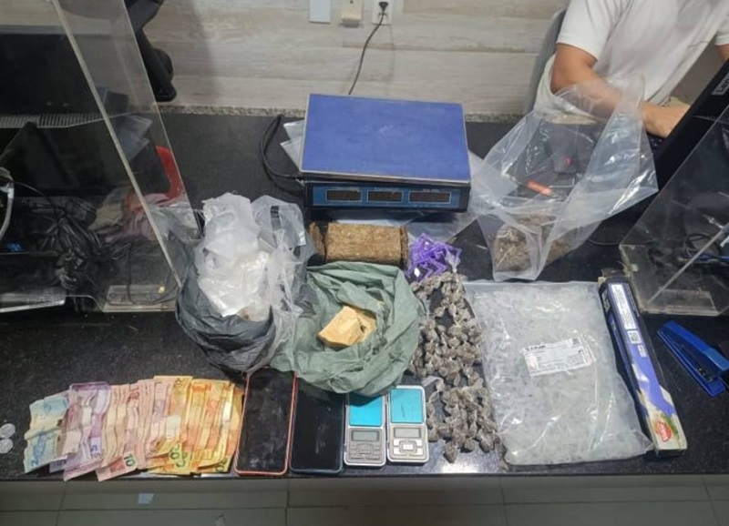 policia-militar-‘estoura’-boca-de-fumo-no-alecrim-ii