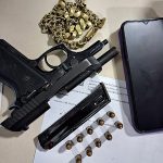 casal-em-fuga:-mulher-tinha-arma-na-cintura-e-suspeito-com-moto-de-placa-trocada