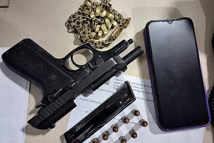 casal-em-fuga:-mulher-tinha-arma-na-cintura-e-suspeito-com-moto-de-placa-trocada