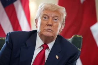 trump-anuncia-demissao-de-diretora-do-fed-e-amplia-pressao-sobre-banco-central-dos-eua