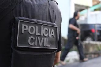 coveiro-e-atacado-a-golpes-de-facao-pela-mulher-enquanto-trabalhava