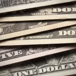 dolar-recua-com-alivio-em-treasuries-longos-e-de-olho-em-dados-dos-eua