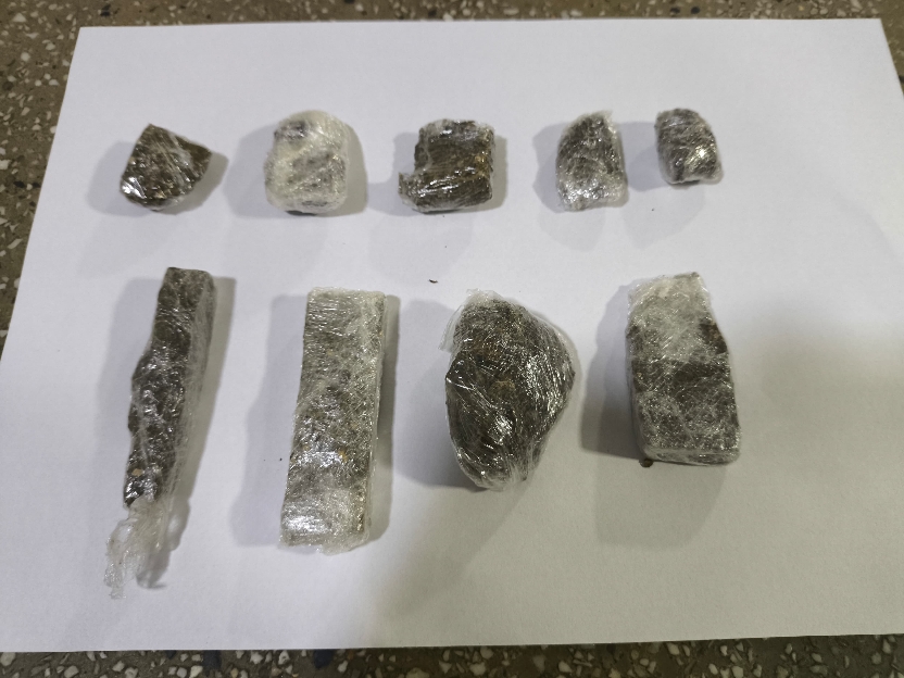 policia-militar-apreende-drogas-no-residencial-castelinho,-em-teixeira 