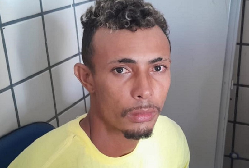 foragido-acusado-de-estupro-e-preso-pela-pm-no-centro-de-teixeira