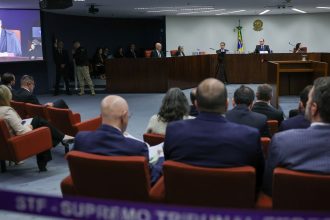 stf:-apenas-um-reu-comparece-ao-1°-dia-de-julgamento-da-trama-golpista