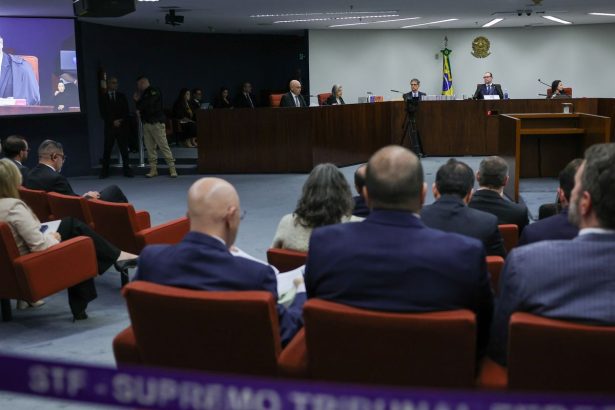 stf:-apenas-um-reu-comparece-ao-1°-dia-de-julgamento-da-trama-golpista