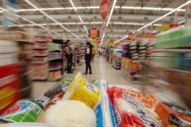 apesar-dos-juros,-consumo-das-familias-foi-motor-da-economia-no-2o-tri