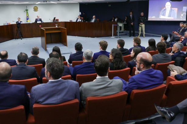 apos-pgr,-julgamento-de-bolsonaro-tem-intervalo-e-voltara-com-defesas