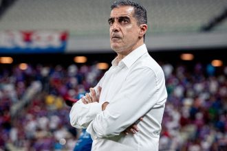 fortaleza-anuncia-saida-do-tecnico-portugues-renato-paiva