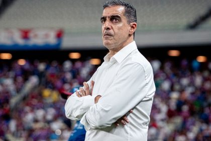 fortaleza-anuncia-saida-do-tecnico-portugues-renato-paiva