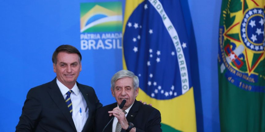 heleno-se-distanciou-de-bolsonaro-e-nao-sabia-de-golpe,-diz-advogado