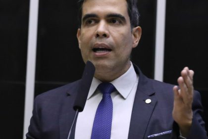 deputado-alvo-da-pf-diz-que-destinou-recursos-para cesta-basica 