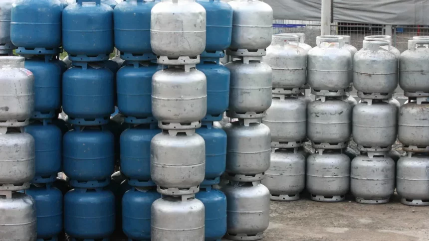 com-gas-do-povo,-serao-58-mil-locais-de-distribuicao,-diz-ministro-alexandre-silveira